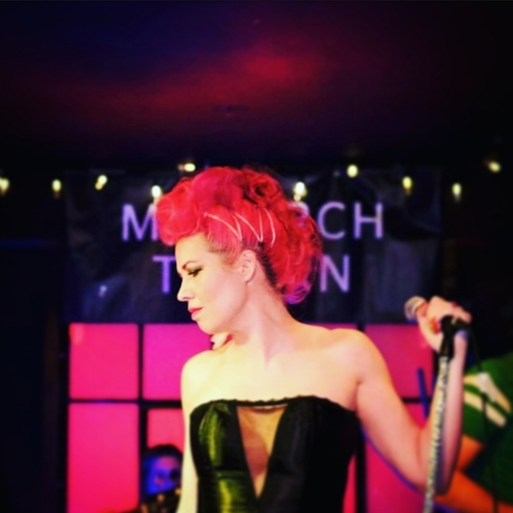 Meet your Posher, Janine - Picture 6 of 16